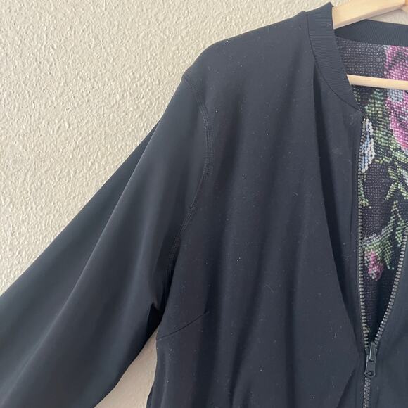 Lululemon Party Bomber Jacket in Garden Party smooth/black - Picture 3 of 13